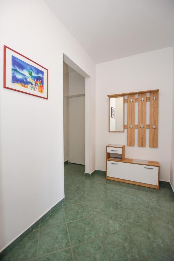 Apartmani Marija Ljubica Pag Town Exteriör bild