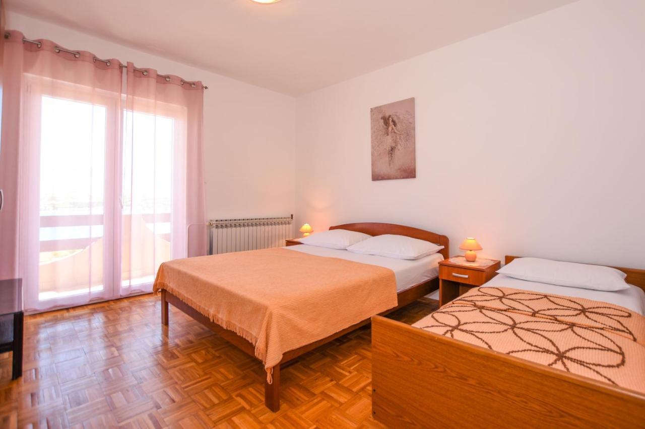 Apartmani Marija Ljubica Pag Town Exteriör bild