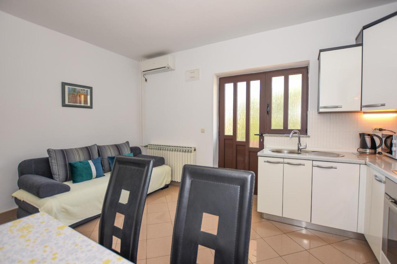 Apartmani Marija Ljubica Pag Town Exteriör bild