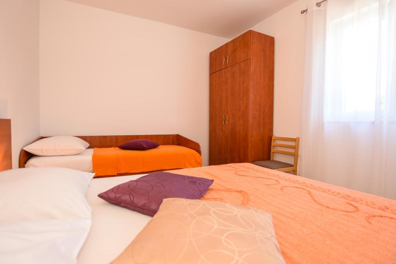 Apartmani Marija Ljubica Pag Town Exteriör bild